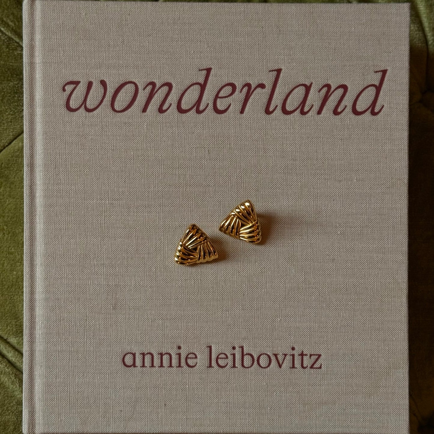 WONDER WOMAN EARRINGS